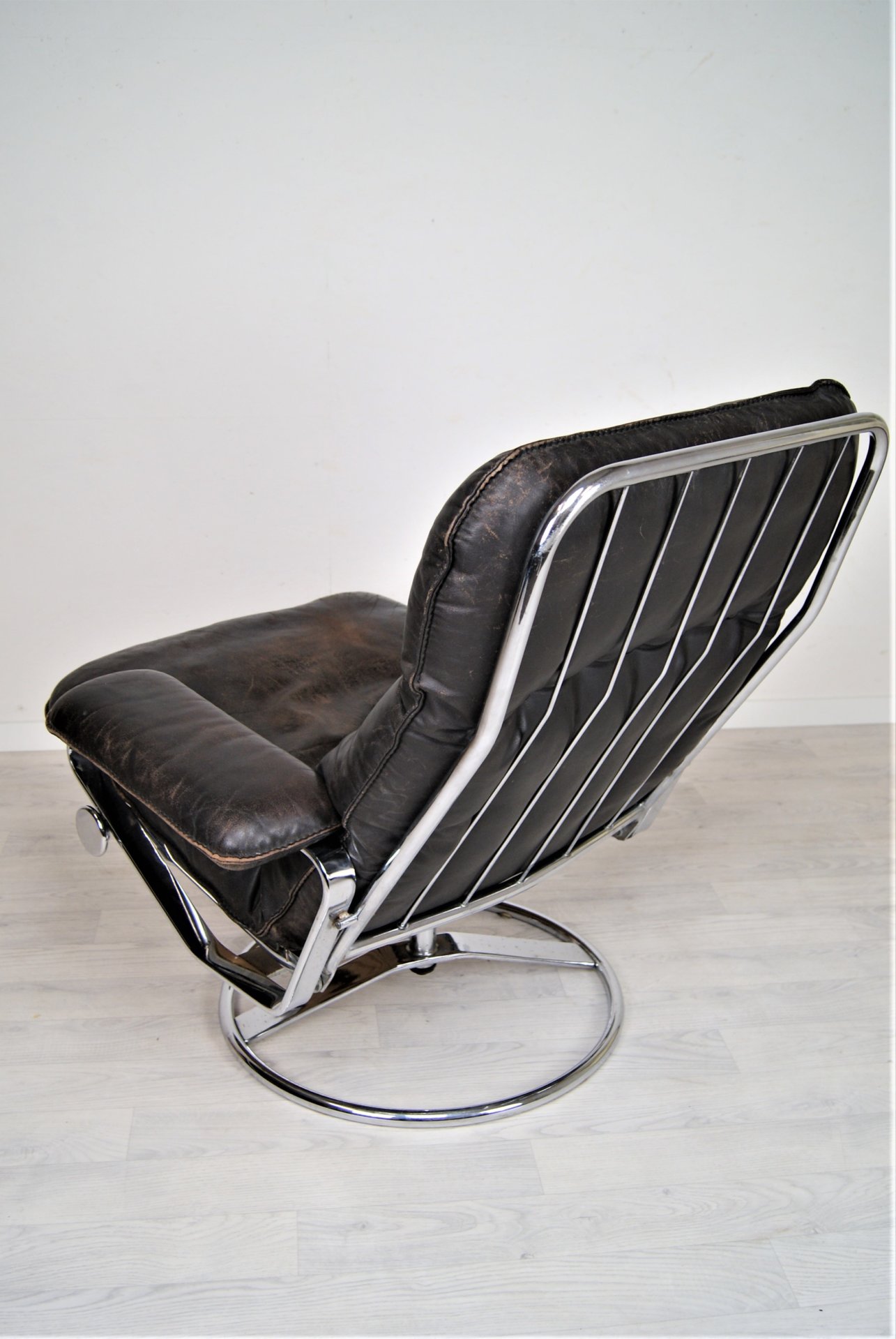 Mid-Century Lederstuhl, Chromgestell Mid-Century Lederstuhl, Chromgestell