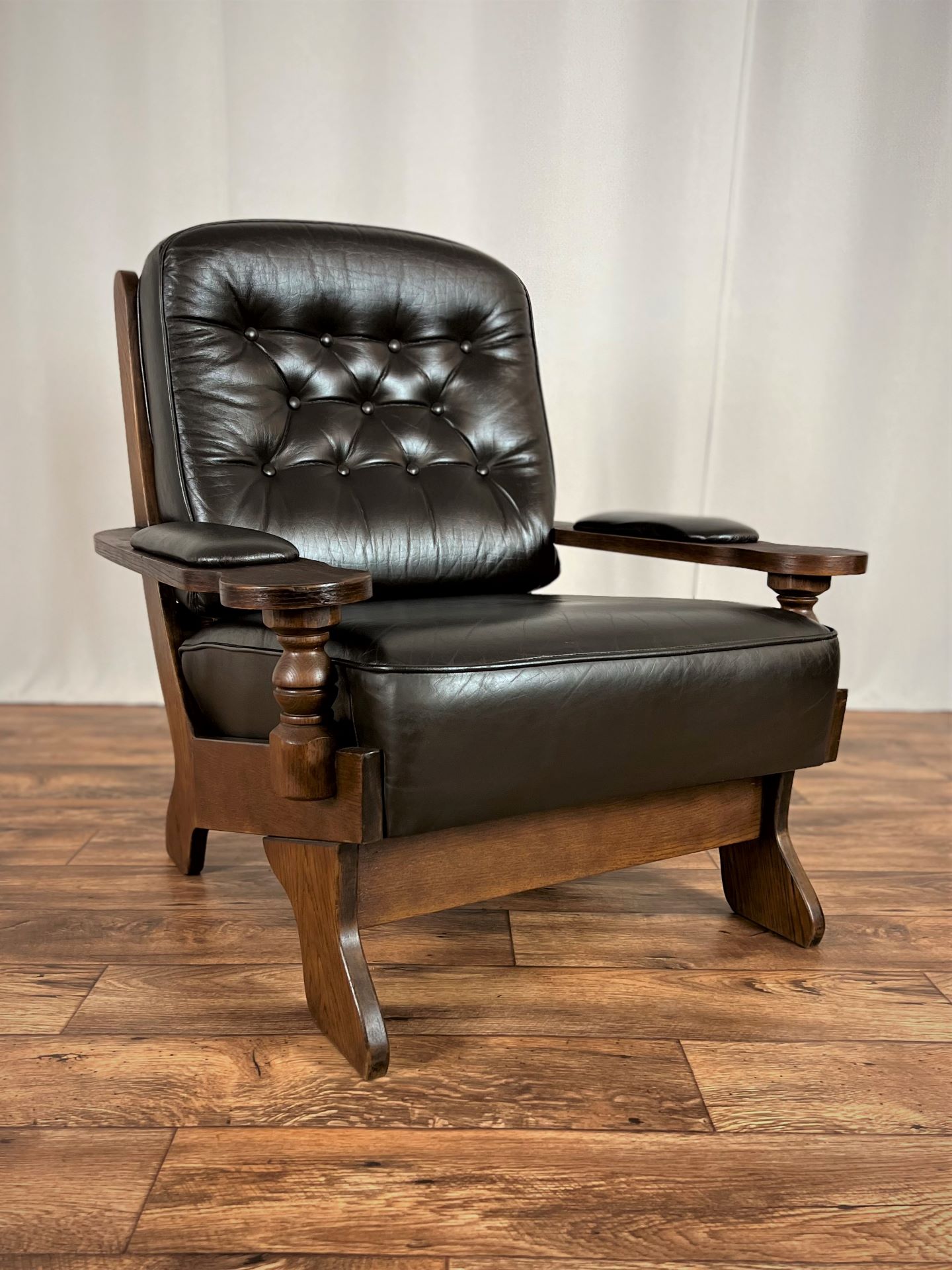 Danish Design Ledersessel Vintage Brutalist Lounge-Relaxsessel Danish Design Ledersessel Vintage Brutalist Lounge-Relaxsessel