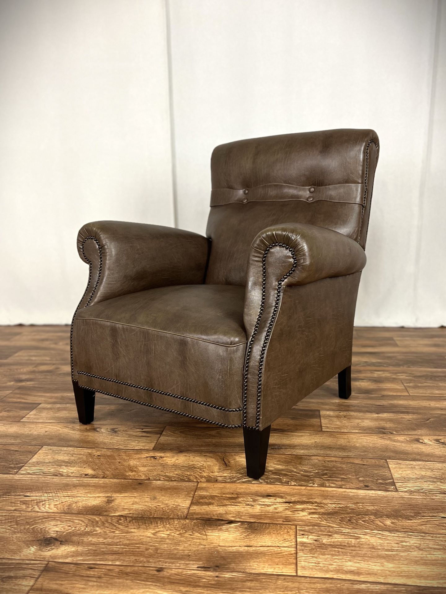 Vintage Möbel, Couch, Kommode, Hocker, Sessel, Sofa, Chesterfield, Chippendale, DeSede Sitzmöbel, Interior, Antik, Barock, Garnitur, Leder, Englische Möbel, Kolonialstil, Vintage, Design, Clubsessel, Wandbild, Portrait, Sekretär, Esstisch, Tisch, Holztisch, Marmortisch, Gemälde Vintage Möbel, Couch, Kommode, Hocker, Sessel, Sofa, Chesterfield, Chippendale, DeSede Sitzmöbel, Interior, Antik, Barock, Garnitur, Leder, Englische Möbel, Kolonialstil, Vintage, Design, Clubsessel, Wandbild, Portrait, Sekretär, Esstisch, Tisch, Holztisch, Marmortisch, Gemälde