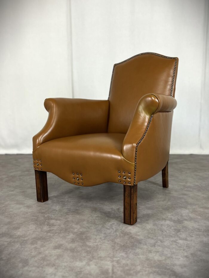 Vintage Möbel, Couch, Kommode, Hocker, Sessel, Sofa, Chesterfield, Chippendale, DeSede Sitzmöbel, Interior, Antik, Barock, Garnitur, Leder, Englische Möbel, Kolonialstil, Vintage, Design, Clubsessel, Wandbild, Portrait, Sekretär, Esstisch, Tisch, Holztisch, Marmortisch, shop, dress, clothes