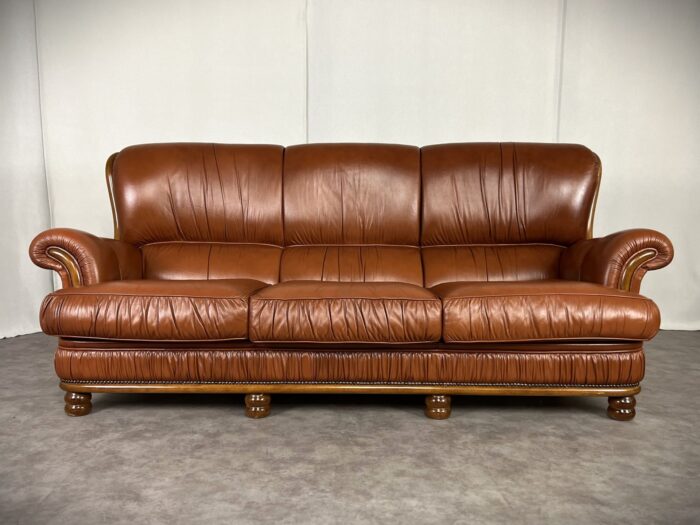 Vintage Möbel, Couch, Kommode, Hocker, Sessel, Sofa, Chesterfield, Chippendale, DeSede Sitzmöbel, Interior, Antik, Barock, Garnitur, Leder, Englische Möbel, Kolonialstil, Vintage, Design, Clubsessel, Wandbild, Portrait, Sekretär, Esstisch, Tisch, Holztisch, Marmortisch, shop, dress, clothes, online shop