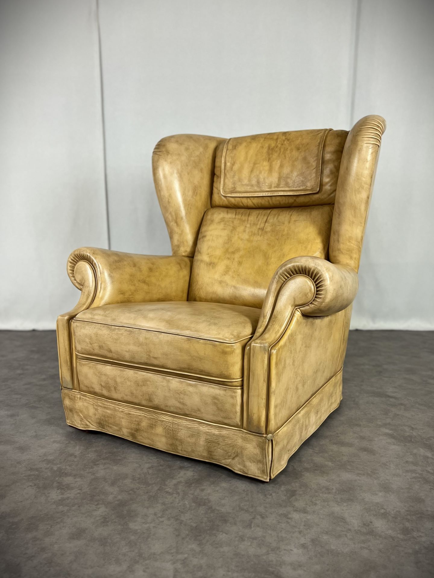 Vintage Möbel, Couch, Kommode, Hocker, Sessel, Sofa, Chesterfield, Chippendale, DeSede Sitzmöbel, Interior, Antik, Barock, Garnitur, Leder, Englische Möbel, Kolonialstil, Vintage, Design, Clubsessel, Wandbild, Portrait, Sekretär, Esstisch, Tisch, Holztisch, Marmortisch, shop, dress, clothes, online shop Vintage Möbel, Couch, Kommode, Hocker, Sessel, Sofa, Chesterfield, Chippendale, DeSede Sitzmöbel, Interior, Antik, Barock, Garnitur, Leder, Englische Möbel, Kolonialstil, Vintage, Design, Clubsessel, Wandbild, Portrait, Sekretär, Esstisch, Tisch, Holztisch, Marmortisch, shop, dress, clothes, online shop