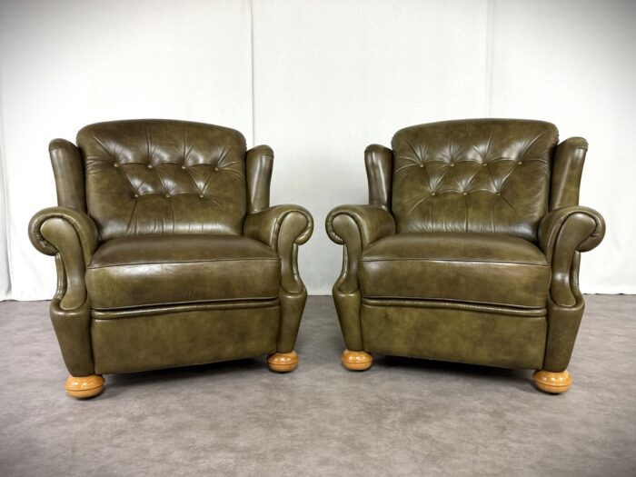 Vintage Möbel, Couch, Kommode, Hocker, Sessel, Sofa, Chesterfield, Chippendale, DeSede Sitzmöbel, Interior, Antik, Barock, Garnitur, Leder, Englische Möbel, Kolonialstil, Vintage, Design, Clubsessel, Wandbild, Portrait, Sekretär, Esstisch, Tisch, Holztisch, Marmortisch, shop, dress, clothes, online shop