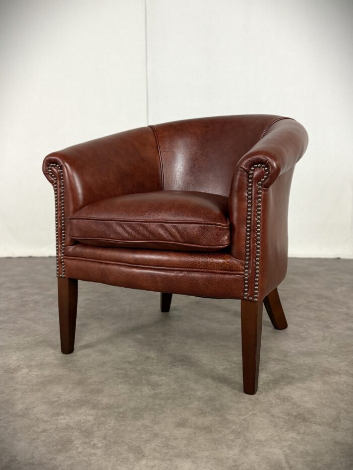 Vintage Möbel, Couch, Kommode, Hocker, Sessel, Sofa, Chesterfield, Chippendale, DeSede Sitzmöbel, Interior, Antik, Barock, Garnitur, Leder, Englische Möbel, Kolonialstil, Vintage, Design, Clubsessel, Wandbild, Portrait, Sekretär, Esstisch, Tisch, Holztisch, Marmortisch, shop, dress, clothes, online shop