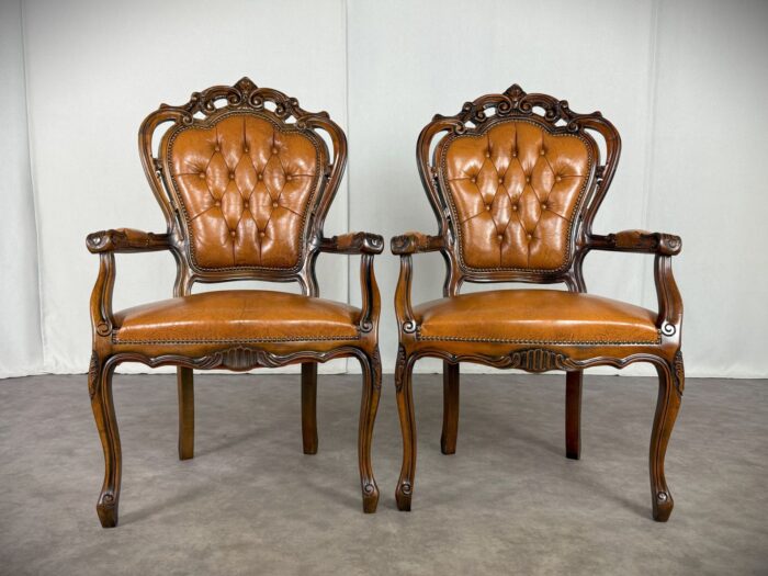 Vintage Möbel, Couch, Kommode, Hocker, Sessel, Sofa, Chesterfield, Chippendale, DeSede Sitzmöbel, Interior, Antik, Barock, Garnitur, Leder, Englische Möbel, Kolonialstil, Vintage, Design, Clubsessel, Wandbild, Portrait, Sekretär, Esstisch, Tisch, Holztisch, Marmortisch, shop, dress, clothes, online shop