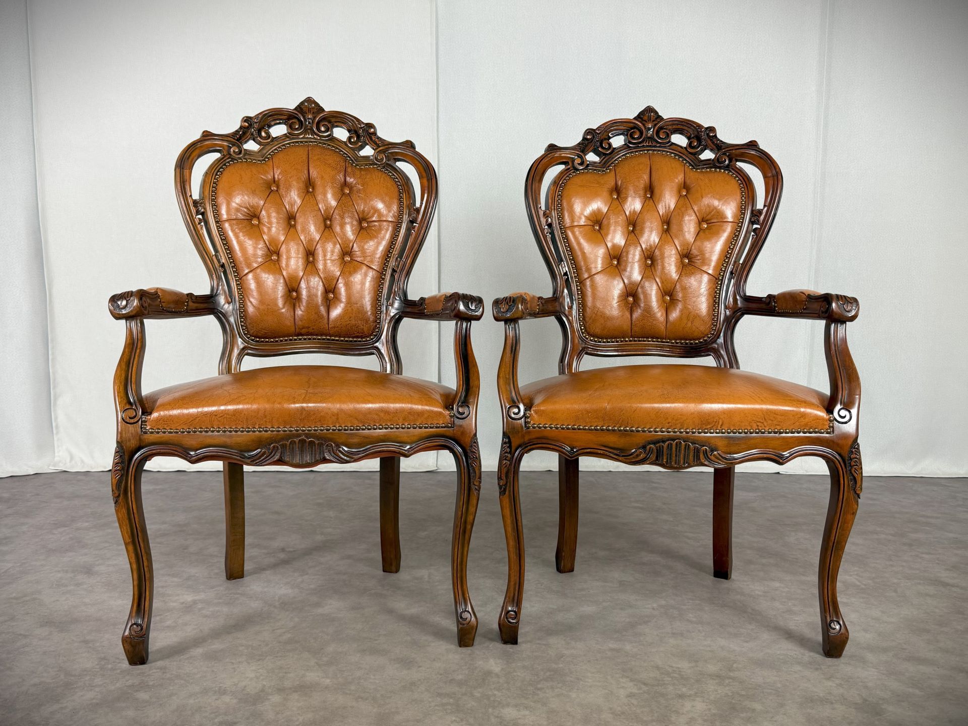 Vintage Möbel, Couch, Kommode, Hocker, Sessel, Sofa, Chesterfield, Chippendale, DeSede Sitzmöbel, Interior, Antik, Barock, Garnitur, Leder, Englische Möbel, Kolonialstil, Vintage, Design, Clubsessel, Wandbild, Portrait, Sekretär, Esstisch, Tisch, Holztisch, Marmortisch, shop, dress, clothes, online shop Vintage Möbel, Couch, Kommode, Hocker, Sessel, Sofa, Chesterfield, Chippendale, DeSede Sitzmöbel, Interior, Antik, Barock, Garnitur, Leder, Englische Möbel, Kolonialstil, Vintage, Design, Clubsessel, Wandbild, Portrait, Sekretär, Esstisch, Tisch, Holztisch, Marmortisch, shop, dress, clothes, online shop