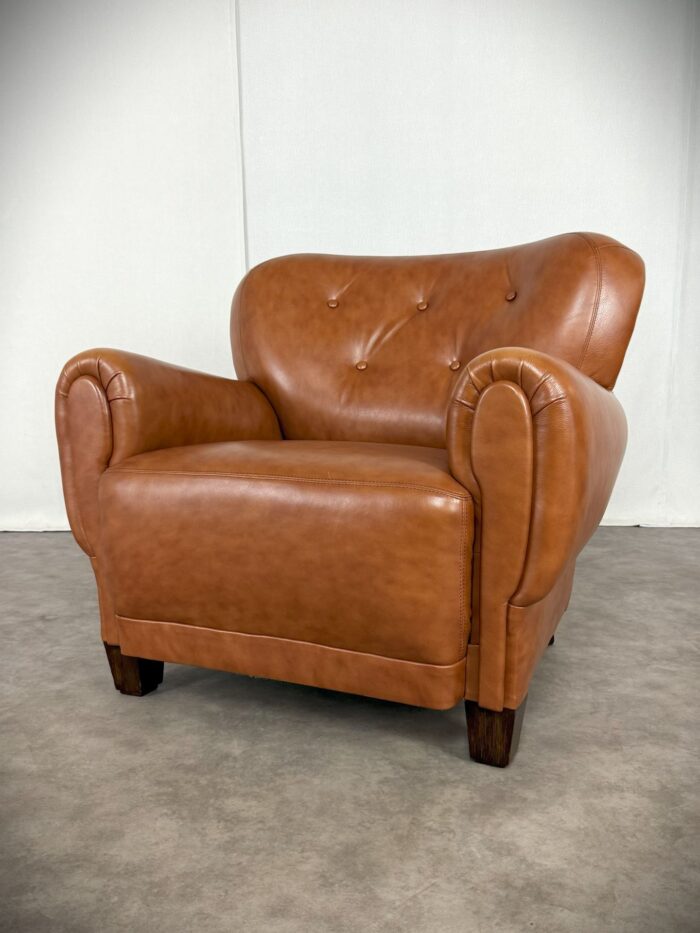 Vintage Möbel, Couch, Kommode, Hocker, Sessel, Sofa, Chesterfield, Chippendale, DeSede Sitzmöbel, Interior, Antik, Barock, Garnitur, Leder, Englische Möbel, Kolonialstil, Vintage, Design, Clubsessel, Wandbild, Portrait, Sekretär, Esstisch, Tisch, Holztisch, Marmortisch, shop, dress, clothes, online shop