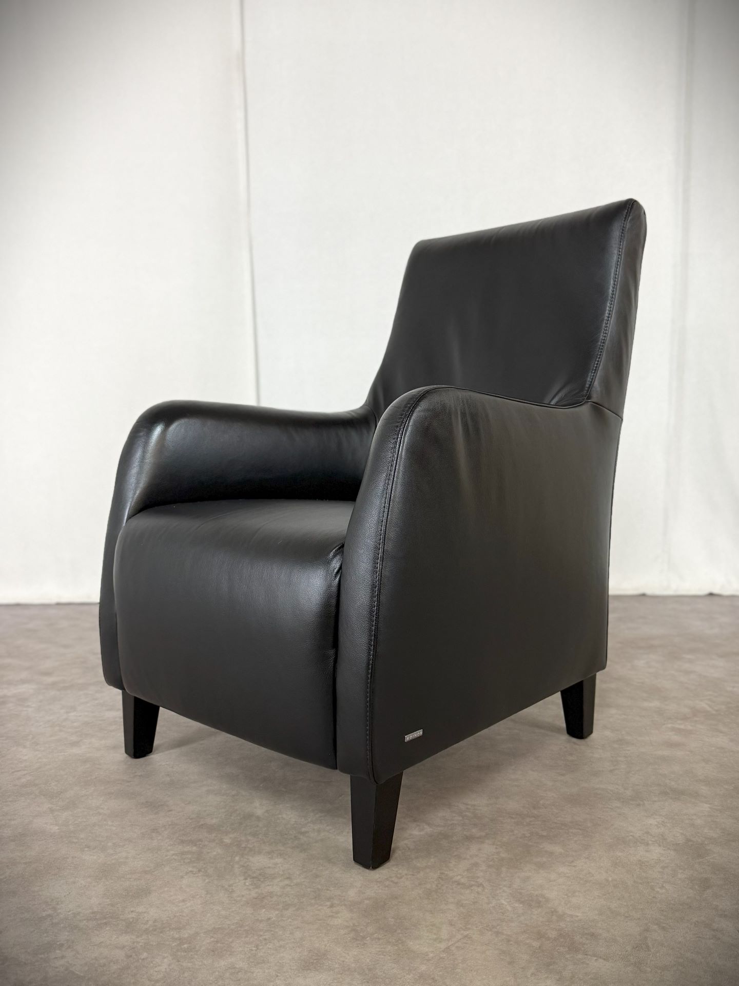 Vintage Möbel, Couch, Kommode, Hocker, Sessel, Sofa, Chesterfield, Chippendale, DeSede Sitzmöbel, Interior, Antik, Barock, Garnitur, Leder, Englische Möbel, Kolonialstil, Vintage, Design, Clubsessel, Wandbild, Portrait, Sekretär, Esstisch, Tisch, Holztisch, Marmortisch, shop, dress, clothes, online shop, boho, space-age Vintage Möbel, Couch, Kommode, Hocker, Sessel, Sofa, Chesterfield, Chippendale, DeSede Sitzmöbel, Interior, Antik, Barock, Garnitur, Leder, Englische Möbel, Kolonialstil, Vintage, Design, Clubsessel, Wandbild, Portrait, Sekretär, Esstisch, Tisch, Holztisch, Marmortisch, shop, dress, clothes, online shop, boho, space-age