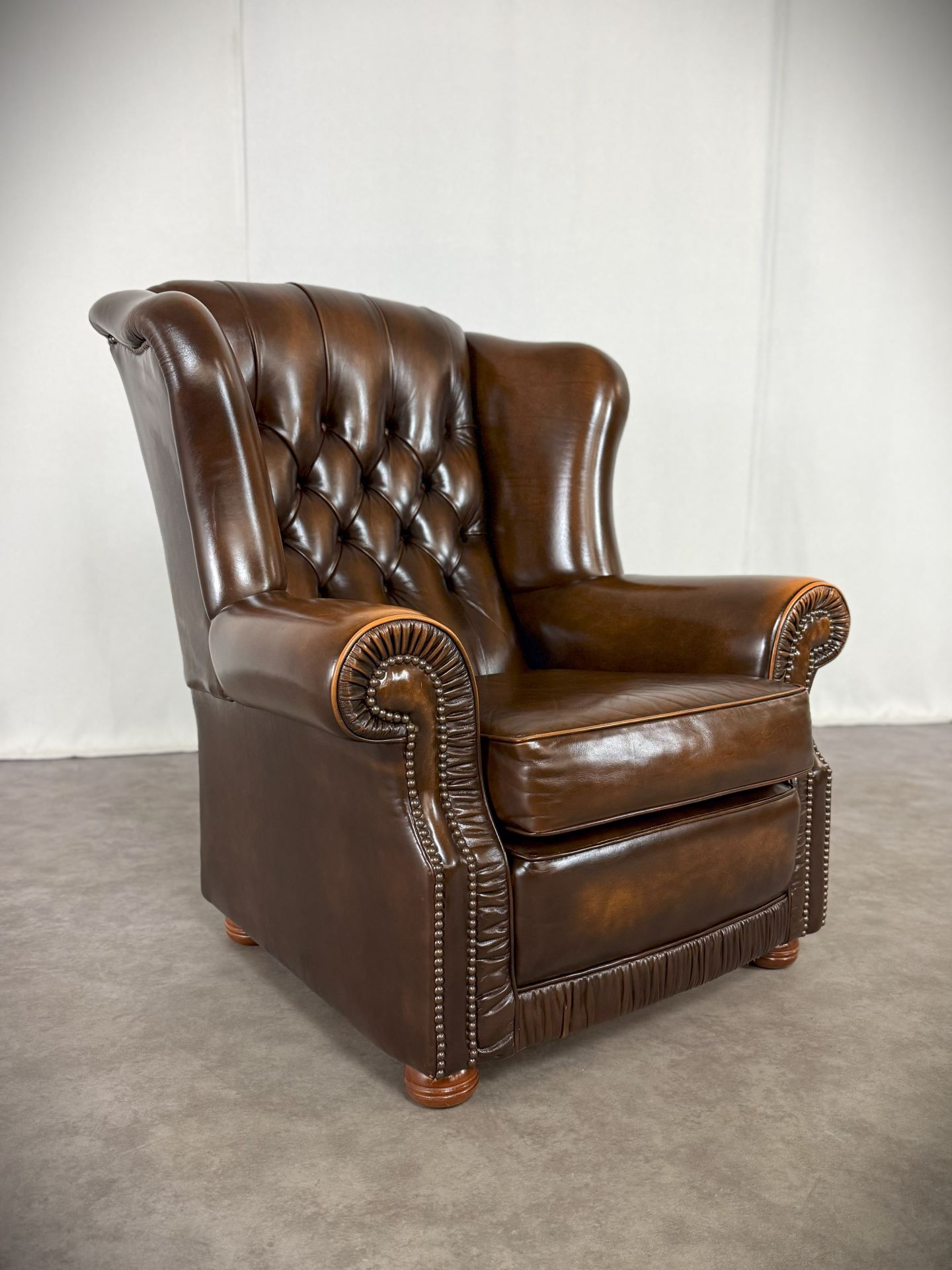 Vintage Möbel, Couch, Kommode, Hocker, Sessel, Sofa, Chesterfield, Chippendale, DeSede Sitzmöbel, Interior, Antik, Barock, Garnitur, Leder, Englische Möbel, Kolonialstil, Vintage, Design, Clubsessel, Wandbild, Portrait, Sekretär, Esstisch, Tisch, Holztisch, Marmortisch, shop, dress, clothes, online shop, boho, space-age Vintage Möbel, Couch, Kommode, Hocker, Sessel, Sofa, Chesterfield, Chippendale, DeSede Sitzmöbel, Interior, Antik, Barock, Garnitur, Leder, Englische Möbel, Kolonialstil, Vintage, Design, Clubsessel, Wandbild, Portrait, Sekretär, Esstisch, Tisch, Holztisch, Marmortisch, shop, dress, clothes, online shop, boho, space-age