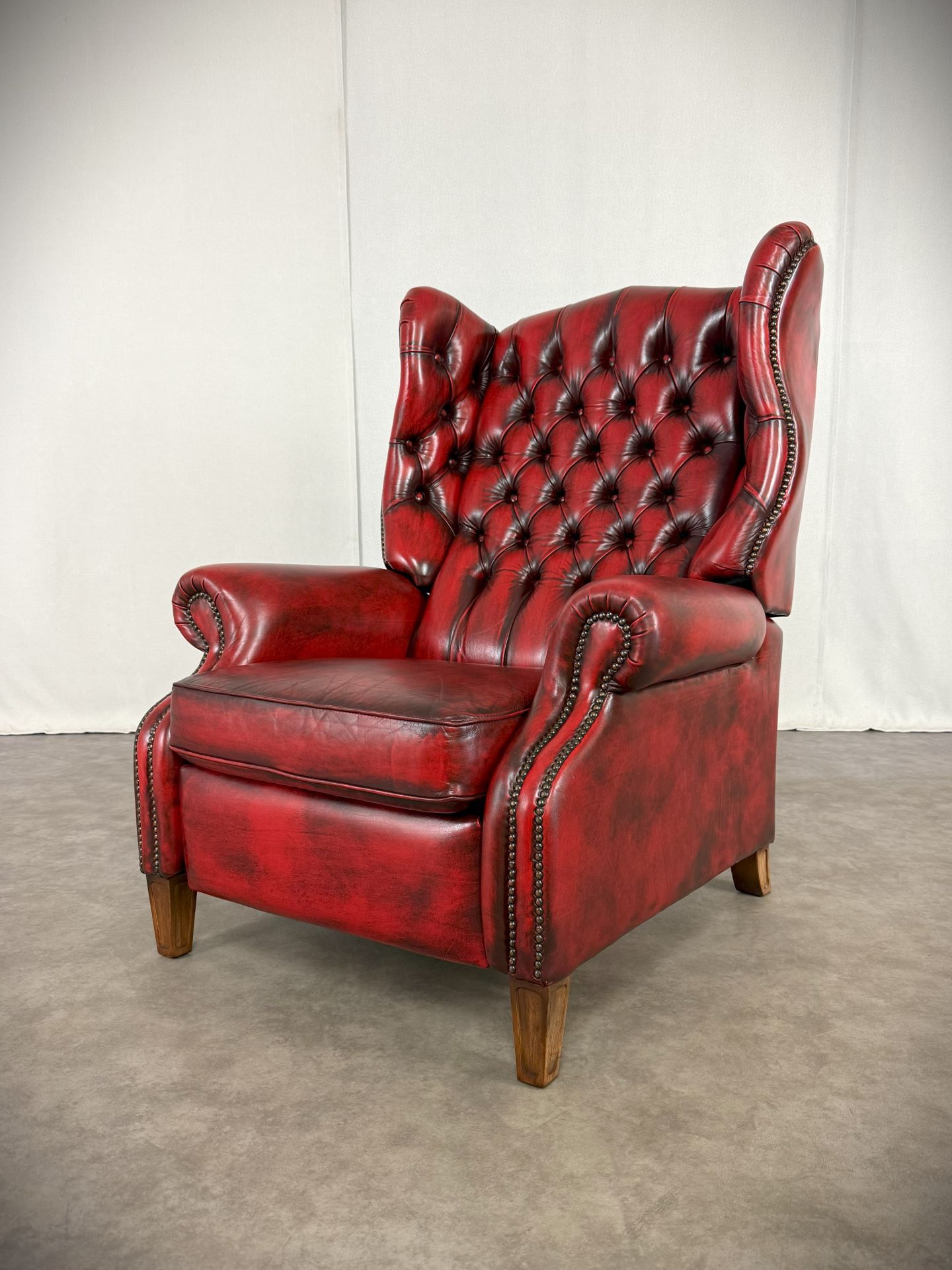 Vintage Möbel, Couch, Kommode, Hocker, Sessel, Sofa, Chesterfield, Chippendale, DeSede Sitzmöbel, Interior, Antik, Barock, Garnitur, Leder, Englische Möbel, Kolonialstil, Vintage, Design, Clubsessel, Wandbild, Portrait, Sekretär, Esstisch, Tisch, Holztisch, Marmortisch, shop, dress, clothes, online shop, boho, space-age Vintage Möbel, Couch, Kommode, Hocker, Sessel, Sofa, Chesterfield, Chippendale, DeSede Sitzmöbel, Interior, Antik, Barock, Garnitur, Leder, Englische Möbel, Kolonialstil, Vintage, Design, Clubsessel, Wandbild, Portrait, Sekretär, Esstisch, Tisch, Holztisch, Marmortisch, shop, dress, clothes, online shop, boho, space-age