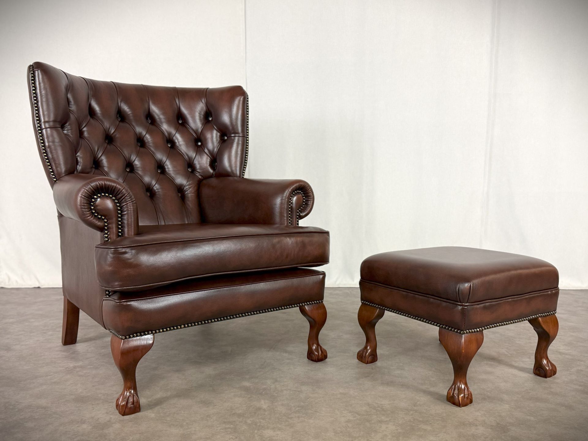 Vintage Möbel, Couch, Kommode, Hocker, Sessel, Sofa, Chesterfield, Chippendale, DeSede Sitzmöbel, Interior, Antik, Barock, Garnitur, Leder, Englische Möbel, Kolonialstil, Vintage, Design, Clubsessel, Wandbild, Portrait, Sekretär, Esstisch, Tisch, Holztisch, Marmortisch, shop, dress, clothes, online shop, boho, space-age Vintage Möbel, Couch, Kommode, Hocker, Sessel, Sofa, Chesterfield, Chippendale, DeSede Sitzmöbel, Interior, Antik, Barock, Garnitur, Leder, Englische Möbel, Kolonialstil, Vintage, Design, Clubsessel, Wandbild, Portrait, Sekretär, Esstisch, Tisch, Holztisch, Marmortisch, shop, dress, clothes, online shop, boho, space-age