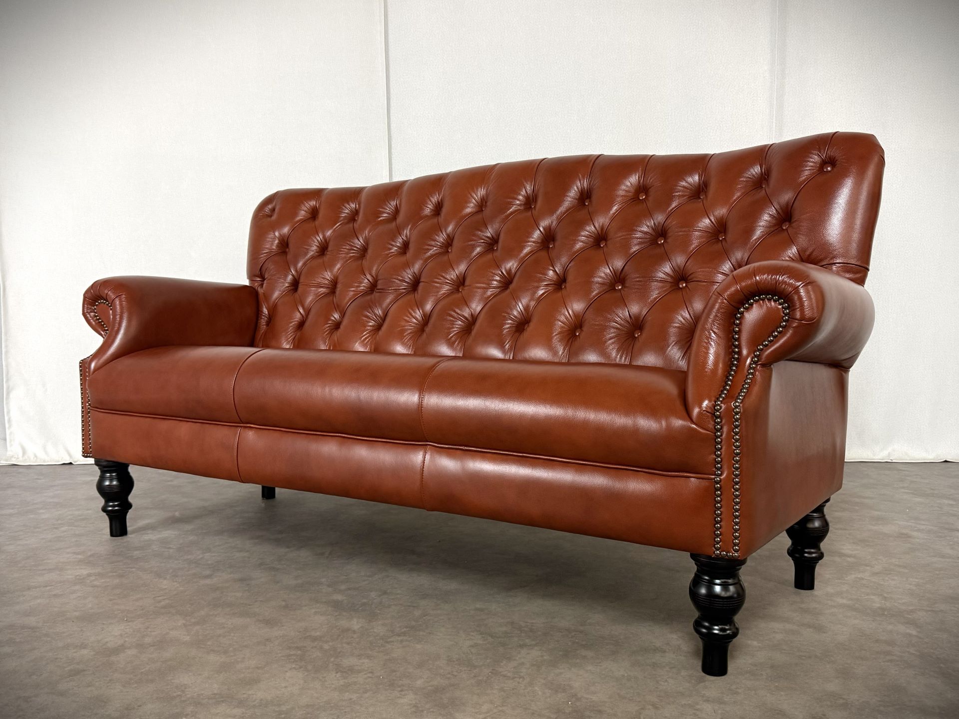 Vintage Möbel, Couch, Kommode, Hocker, Sessel, Sofa, Chesterfield, Chippendale, DeSede Sitzmöbel, Interior, Antik, Barock, Garnitur, Leder, Englische Möbel, Kolonialstil, Vintage, Design, Clubsessel, Wandbild, Portrait, Sekretär, Esstisch, Tisch, Holztisch, Marmortisch, shop, dress, clothes, online shop, boho, space-age, Machalke, KOINOR, De Sede, Lammhults, COR, Jori, LeoLux, Walter Knoll, Dauphin Vintage Möbel, Couch, Kommode, Hocker, Sessel, Sofa, Chesterfield, Chippendale, DeSede Sitzmöbel, Interior, Antik, Barock, Garnitur, Leder, Englische Möbel, Kolonialstil, Vintage, Design, Clubsessel, Wandbild, Portrait, Sekretär, Esstisch, Tisch, Holztisch, Marmortisch, shop, dress, clothes, online shop, boho, space-age, Machalke, KOINOR, De Sede, Lammhults, COR, Jori, LeoLux, Walter Knoll, Dauphin