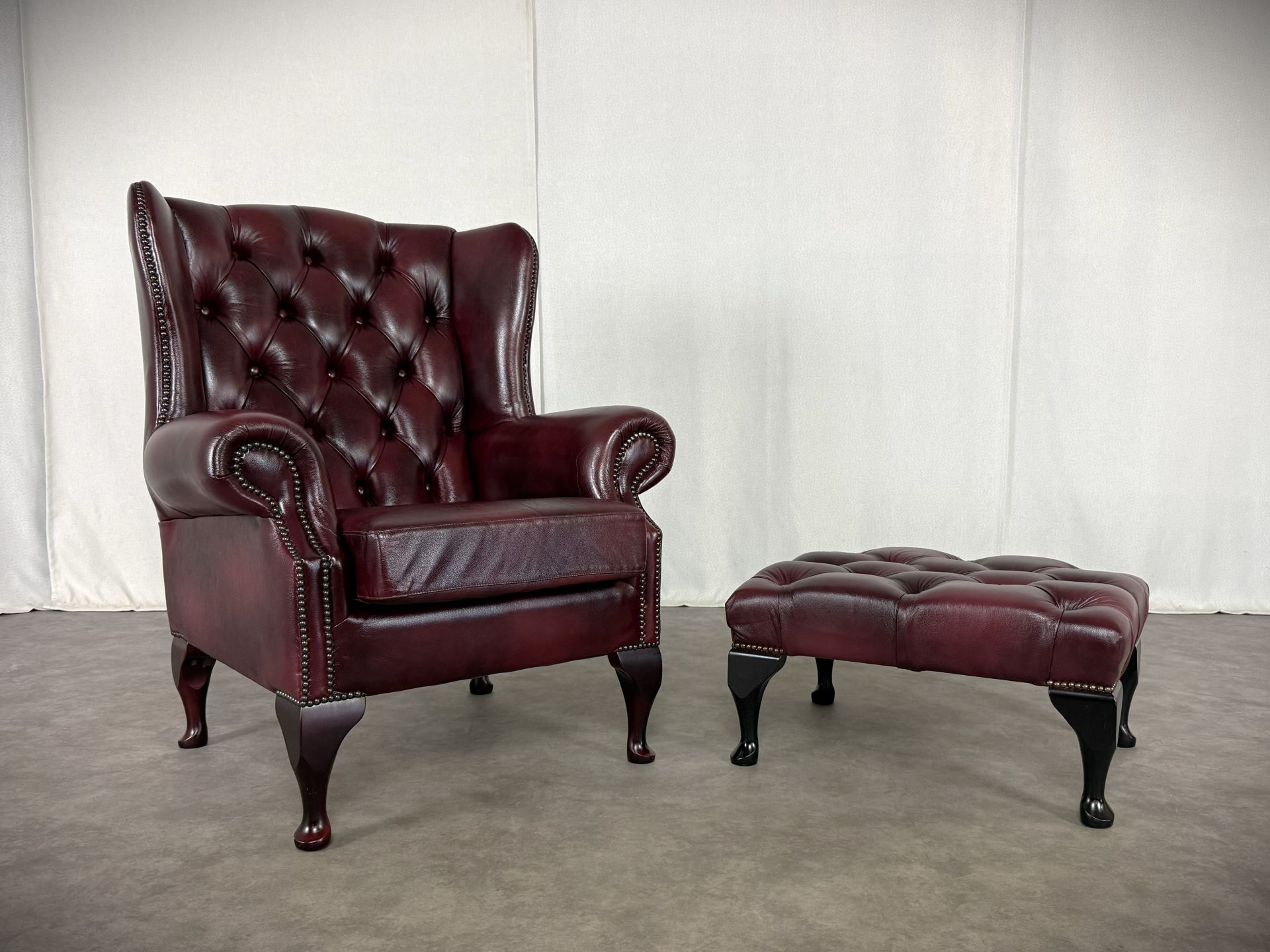 Vintage Möbel, Couch, Kommode, Hocker, Sessel, Sofa, Chesterfield, Chippendale, DeSede Sitzmöbel, Interior, Antik, Barock, Garnitur, Leder, Englische Möbel, Kolonialstil, Vintage, Design, Clubsessel, Wandbild, Portrait, Sekretär, Esstisch, Tisch, Holztisch, Marmortisch, shop, dress, clothes, online shop, boho, space-age, Machalke, KOINOR, De Sede, Lammhults, COR, Jori, LeoLux, Walter Knoll, Dauphin Vintage Möbel, Couch, Kommode, Hocker, Sessel, Sofa, Chesterfield, Chippendale, DeSede Sitzmöbel, Interior, Antik, Barock, Garnitur, Leder, Englische Möbel, Kolonialstil, Vintage, Design, Clubsessel, Wandbild, Portrait, Sekretär, Esstisch, Tisch, Holztisch, Marmortisch, shop, dress, clothes, online shop, boho, space-age, Machalke, KOINOR, De Sede, Lammhults, COR, Jori, LeoLux, Walter Knoll, Dauphin