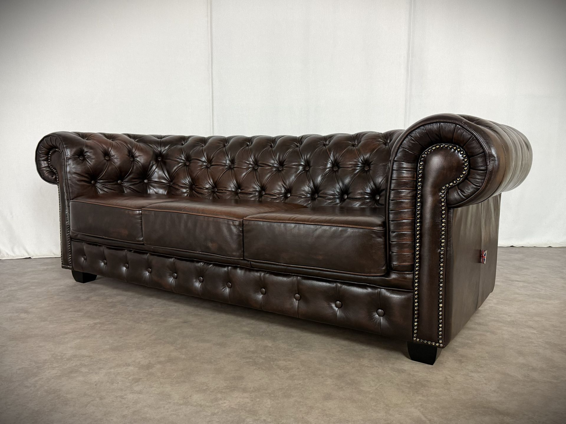 Vintage Möbel, Couch, Kommode, Hocker, Sessel, Sofa, Chesterfield, Chippendale, DeSede Sitzmöbel, Interior, Antik, Barock, Garnitur, Leder, Englische Möbel, Kolonialstil, Vintage, Design, Clubsessel, Wandbild, Portrait, Sekretär, Esstisch, Tisch, Holztisch, Marmortisch, shop, dress, clothes, online shop, boho, space-age, Machalke, KOINOR, De Sede, Lammhults, COR, Jori, LeoLux, Walter Knoll, Dauphin Vintage Möbel, Couch, Kommode, Hocker, Sessel, Sofa, Chesterfield, Chippendale, DeSede Sitzmöbel, Interior, Antik, Barock, Garnitur, Leder, Englische Möbel, Kolonialstil, Vintage, Design, Clubsessel, Wandbild, Portrait, Sekretär, Esstisch, Tisch, Holztisch, Marmortisch, shop, dress, clothes, online shop, boho, space-age, Machalke, KOINOR, De Sede, Lammhults, COR, Jori, LeoLux, Walter Knoll, Dauphin