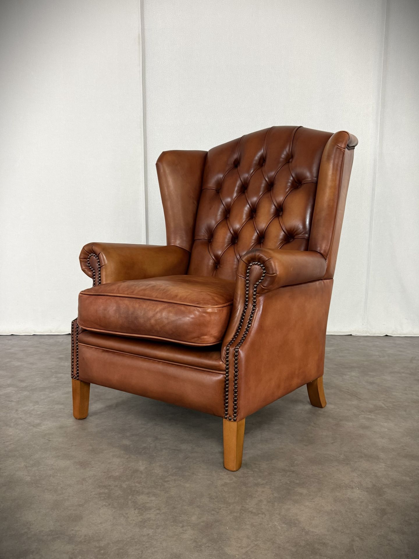 Vintage Möbel, Couch, Kommode, Hocker, Sessel, Sofa, Chesterfield, Chippendale, DeSede Sitzmöbel, Interior, Antik, Barock, Garnitur, Leder, Englische Möbel, Kolonialstil, Vintage, Design, Clubsessel, Wandbild, Portrait, Sekretär, Esstisch, Tisch, Holztisch, Marmortisch, shop, dress, clothes, online shop, boho, space-age, Machalke, KOINOR, De Sede, Lammhults, COR, Jori, LeoLux, Walter Knoll, Dauphin Vintage Möbel, Couch, Kommode, Hocker, Sessel, Sofa, Chesterfield, Chippendale, DeSede Sitzmöbel, Interior, Antik, Barock, Garnitur, Leder, Englische Möbel, Kolonialstil, Vintage, Design, Clubsessel, Wandbild, Portrait, Sekretär, Esstisch, Tisch, Holztisch, Marmortisch, shop, dress, clothes, online shop, boho, space-age, Machalke, KOINOR, De Sede, Lammhults, COR, Jori, LeoLux, Walter Knoll, Dauphin
