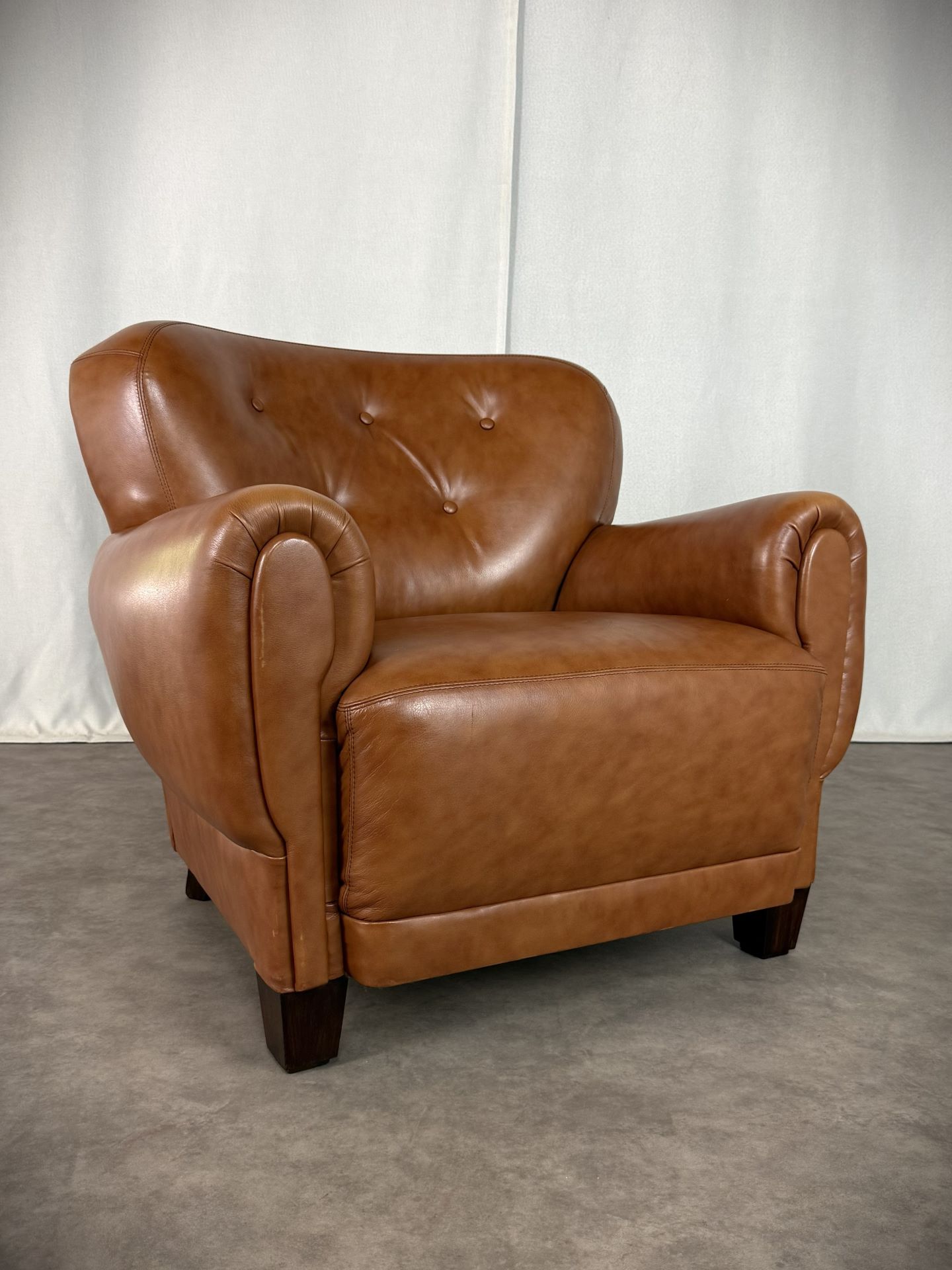 Vintage Möbel, Couch, Kommode, Hocker, Sessel, Sofa, Chesterfield, Chippendale, DeSede Sitzmöbel, Interior, Antik, Barock, Garnitur, Leder, Englische Möbel, Kolonialstil, Vintage, Design, Clubsessel, Wandbild, Portrait, Sekretär, Esstisch, Tisch, Holztisch, Marmortisch, shop, dress, clothes, online shop, boho, space-age, Machalke, KOINOR, De Sede, Lammhults, COR, Jori, LeoLux, Walter Knoll, Dauphin Vintage Möbel, Couch, Kommode, Hocker, Sessel, Sofa, Chesterfield, Chippendale, DeSede Sitzmöbel, Interior, Antik, Barock, Garnitur, Leder, Englische Möbel, Kolonialstil, Vintage, Design, Clubsessel, Wandbild, Portrait, Sekretär, Esstisch, Tisch, Holztisch, Marmortisch, shop, dress, clothes, online shop, boho, space-age, Machalke, KOINOR, De Sede, Lammhults, COR, Jori, LeoLux, Walter Knoll, Dauphin